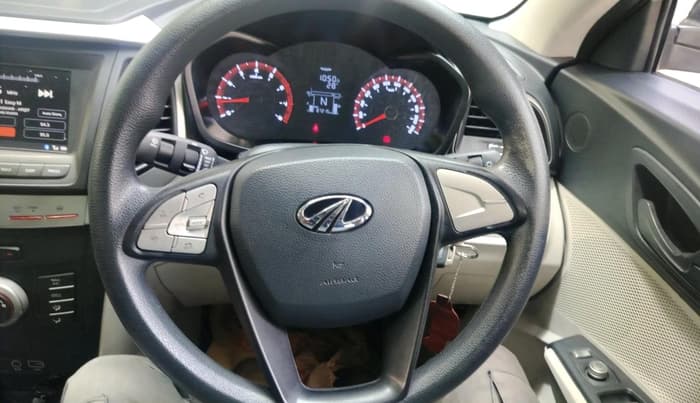 2019 Mahindra XUV300 W6 1.2 PETROL, Petrol, Manual, 87,215 km, interior