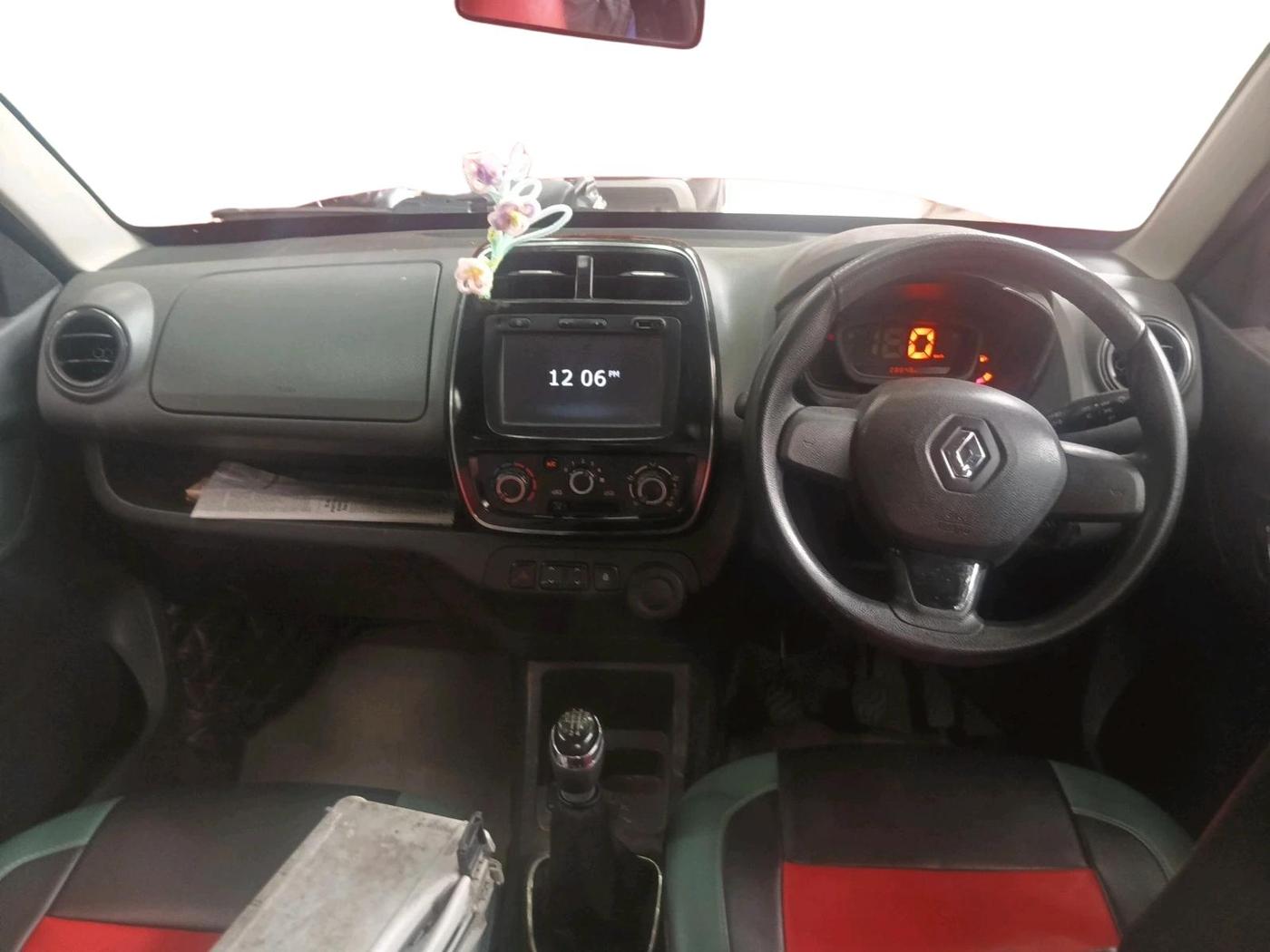 2018 Renault Kwid RXT 1.0, Petrol, Manual, 28,846 km, interior