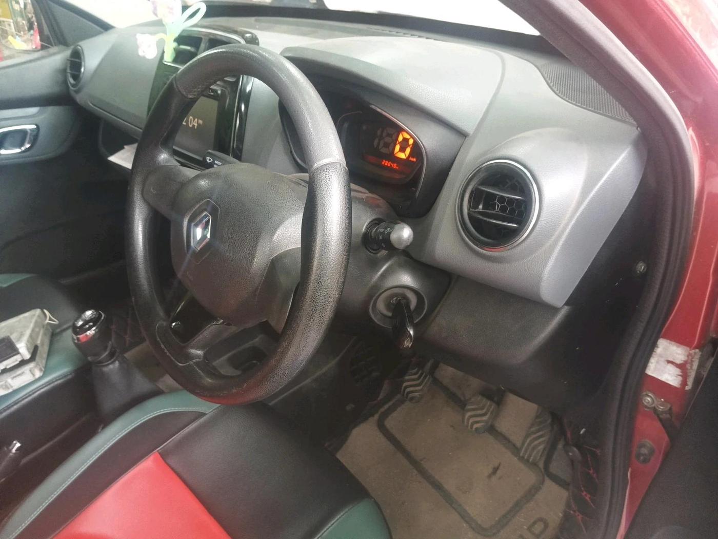 2018 Renault Kwid RXT 1.0, Petrol, Manual, 28,846 km, interior