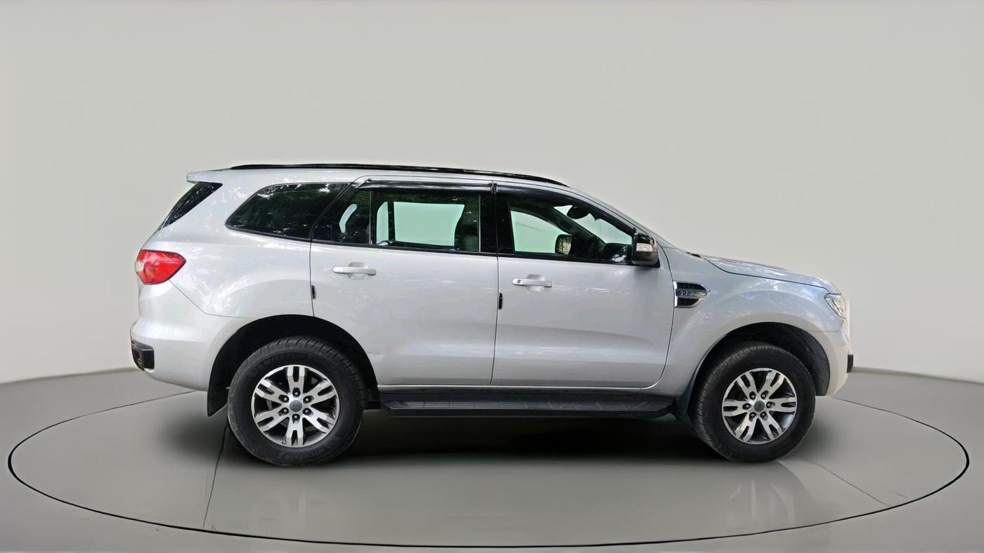 2016 Ford Endeavour TREND 2.2 4X2 AT, Diesel, Automatic, 95,276 km, exterior