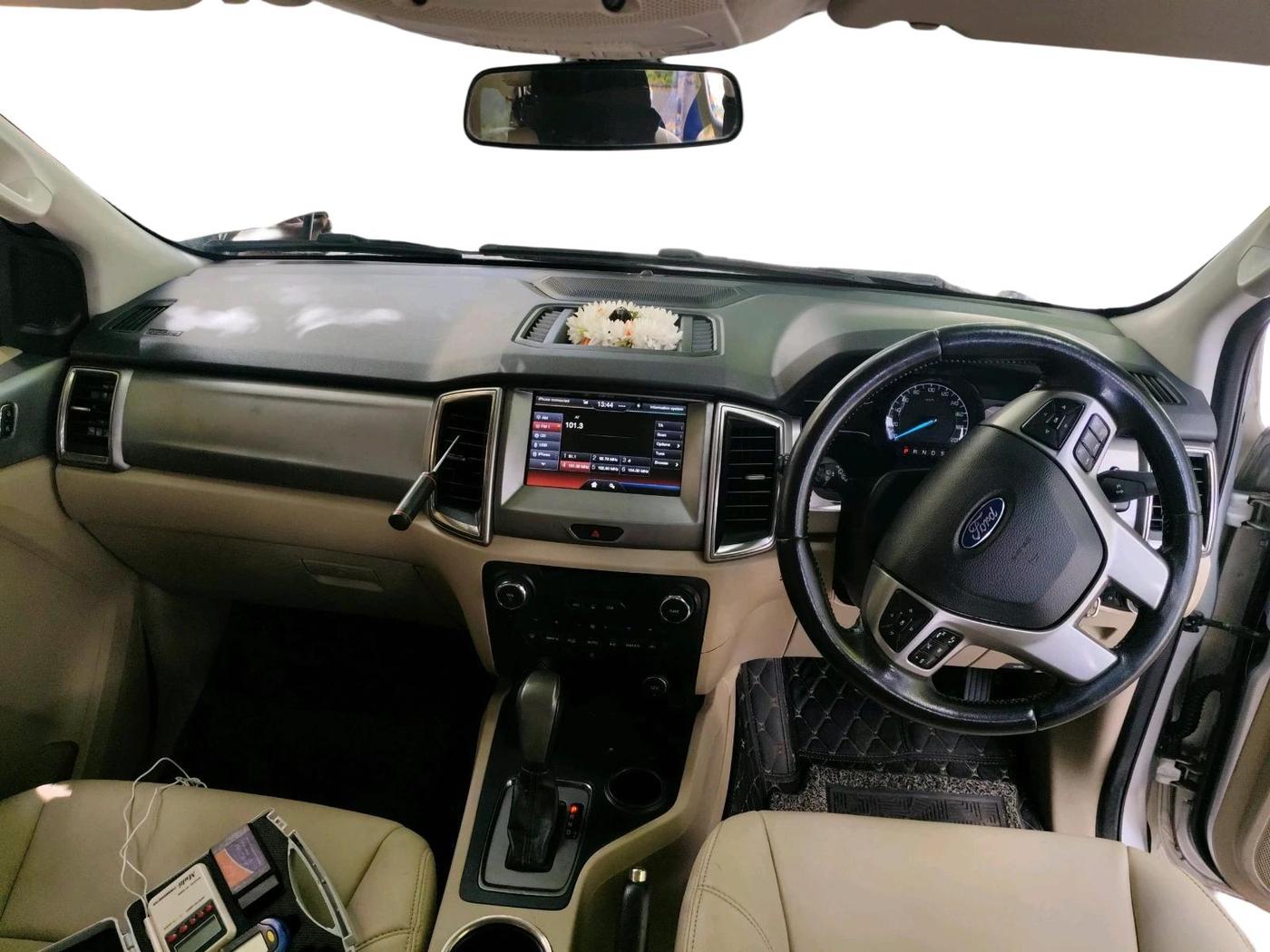 2016 Ford Endeavour TREND 2.2 4X2 AT, Diesel, Automatic, 95,276 km, interior