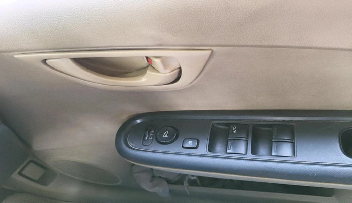 2014 Honda Mobilio 1.5L I-DTEC S, Diesel, Manual, 90,000 km, interior
