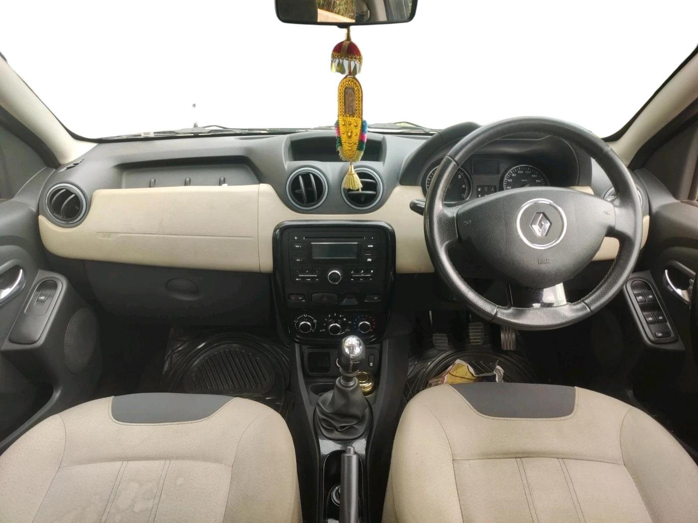 2013 Renault Duster 110 PS RXZ DIESEL, Diesel, Manual, 98,343 km, interior