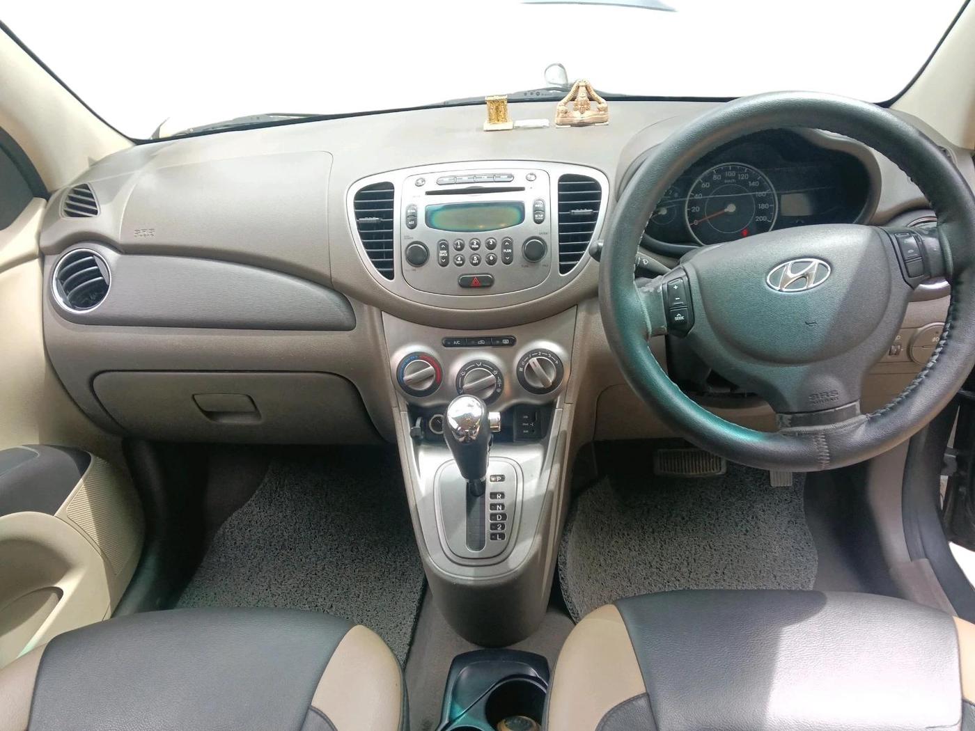 2011 Hyundai i10 ASTA 1.2 AT SUNROOF, Petrol, Automatic, 34,897 km, interior