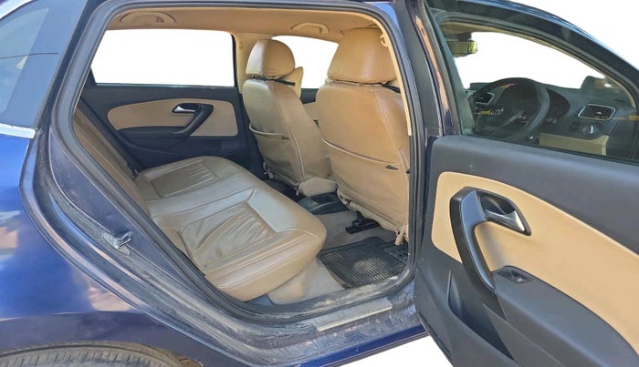 2015 Volkswagen Polo HIGHLINE1.5L, Diesel, Manual, 80,089 km, interior