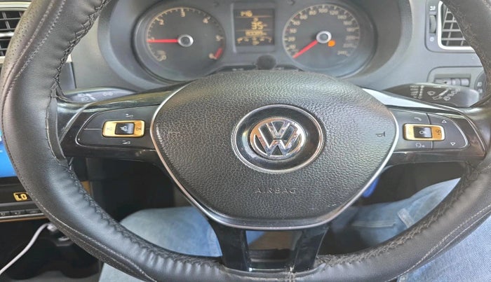 2015 Volkswagen Polo HIGHLINE1.5L, Diesel, Manual, 80,089 km, interior