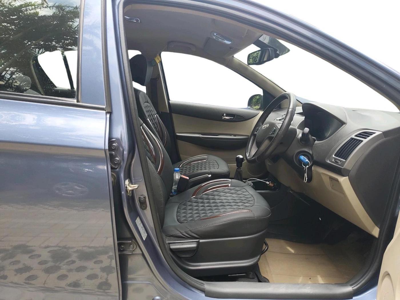 2014 Hyundai i20 SPORTZ 1.2, Petrol, Manual, 52,089 km, interior