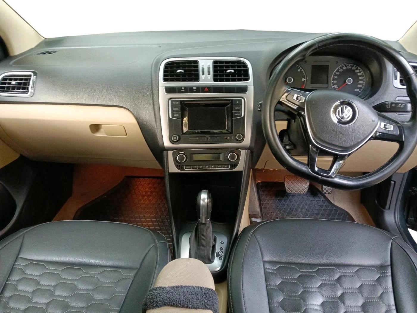 2017 Volkswagen Ameo HIGHLINE PLUS 1.5L AT 16 ALLOY, Diesel, Automatic, 81,889 km, interior