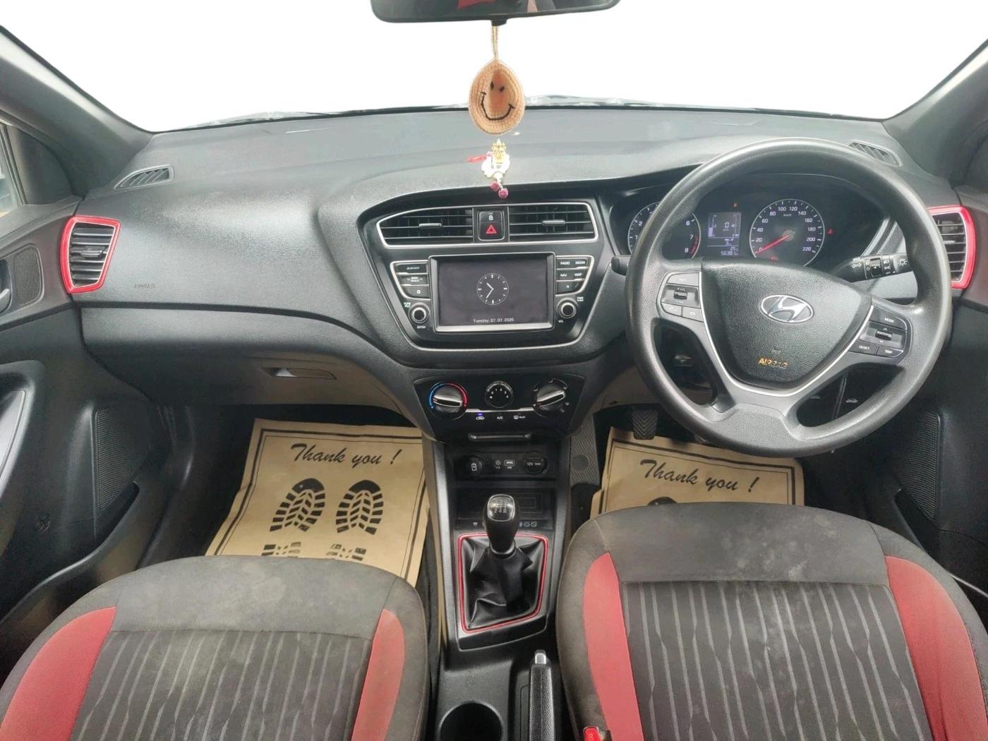2020 Hyundai Elite i20 SPORTZ PLUS 1.2 DUAL TONE, Petrol, Manual, 56,381 km, interior