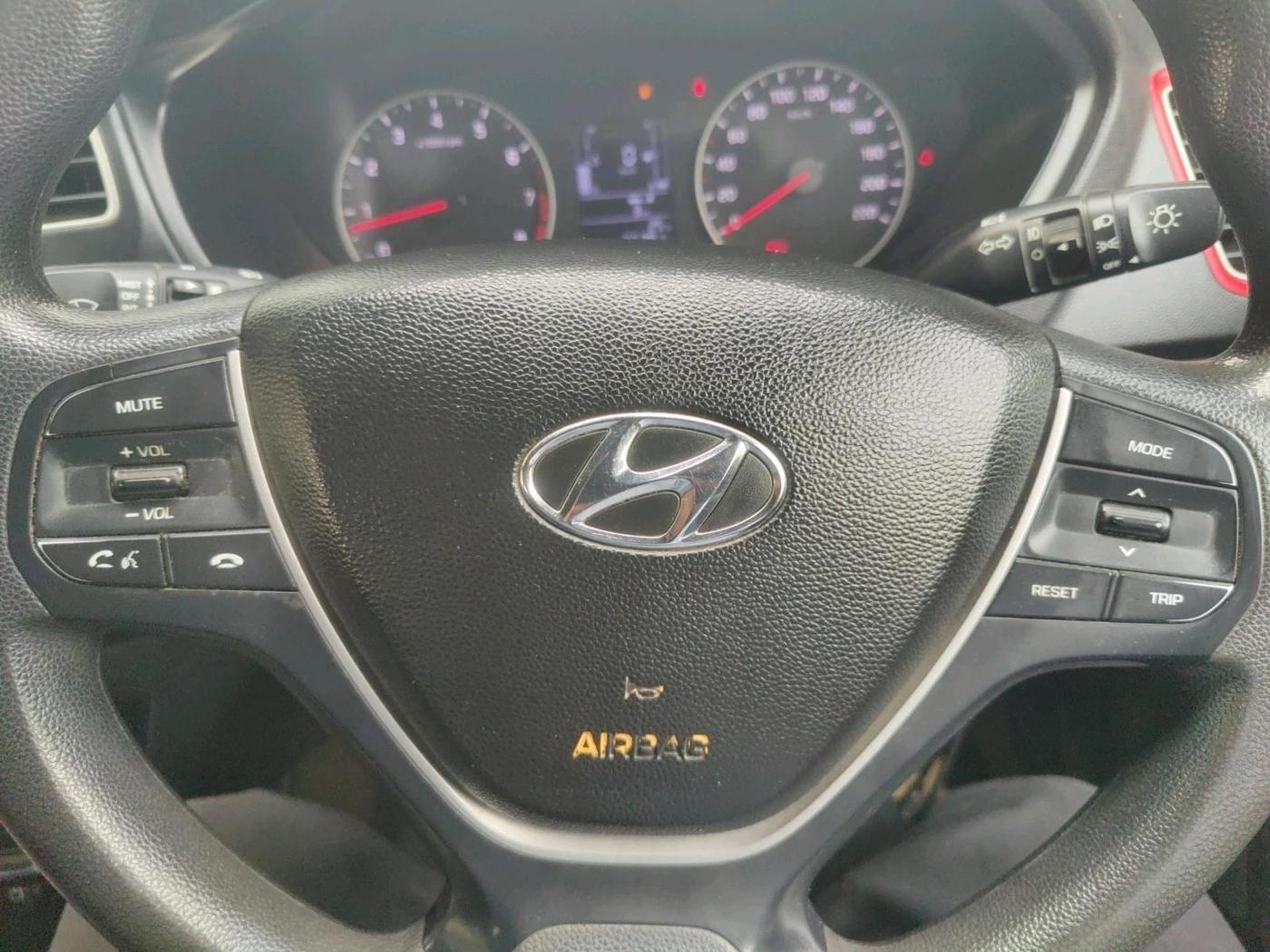 2020 Hyundai Elite i20 SPORTZ PLUS 1.2 DUAL TONE, Petrol, Manual, 56,381 km, interior
