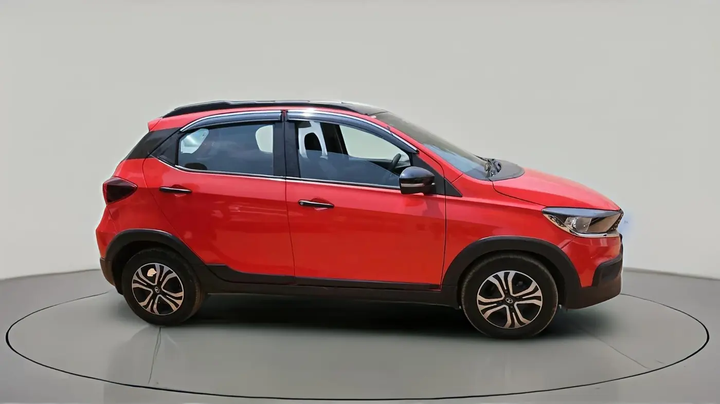 2022 Tata TIAGO NRG XT MT, Petrol, Manual, 20,858 km, exterior