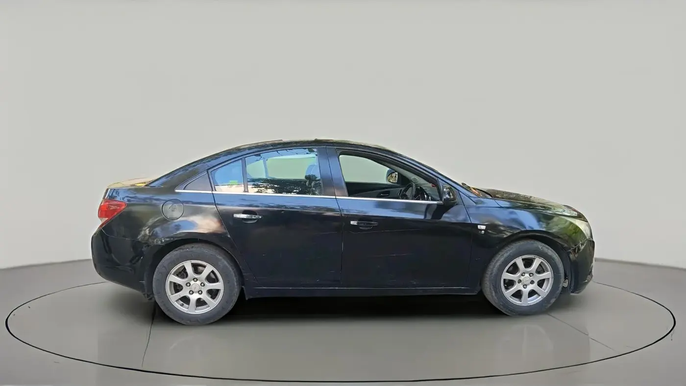 2011 Chevrolet Cruze LTZ, Diesel, Manual, 76,817 km, exterior