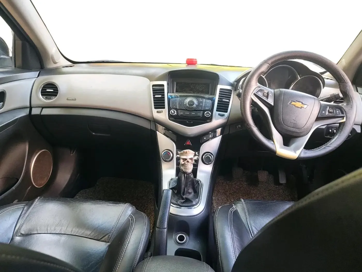 2011 Chevrolet Cruze LTZ, Diesel, Manual, 76,817 km, interior