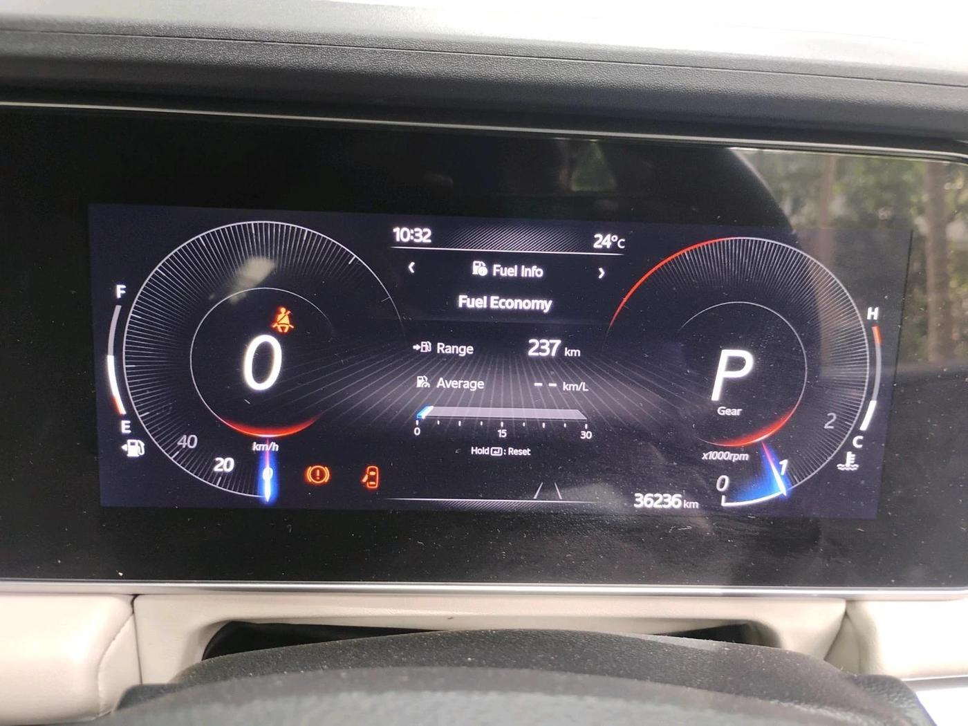 2021 Mahindra XUV700 AX 7 P AT 7 STR, Petrol, Automatic, 36,236 km, interior