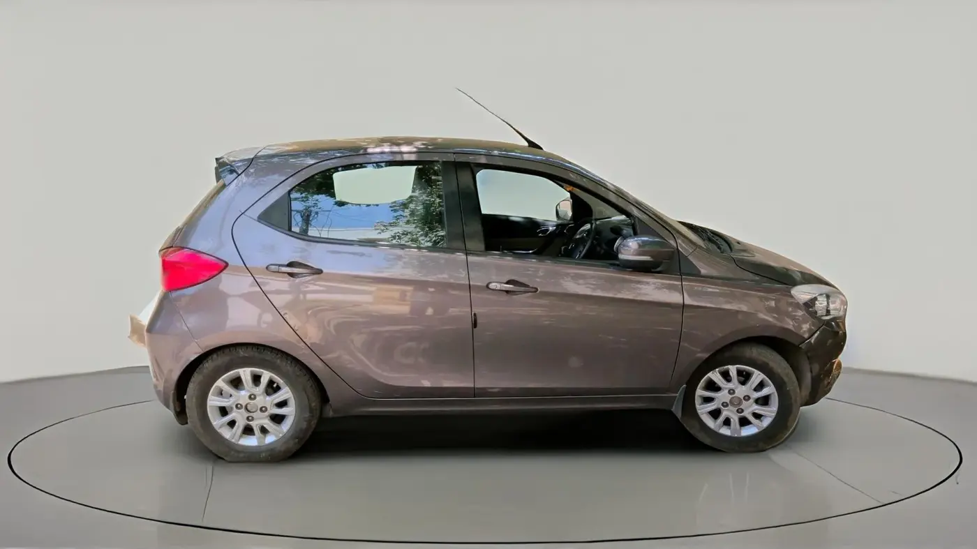 2017 Tata Tiago XZ PETROL, CNG, Manual, 1,15,405 km, exterior