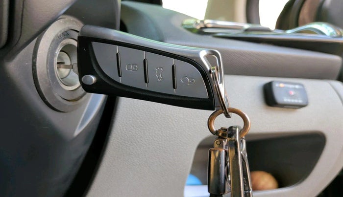 2017 Tata Tiago XZ PETROL, CNG, Manual, 1,15,405 km, interior