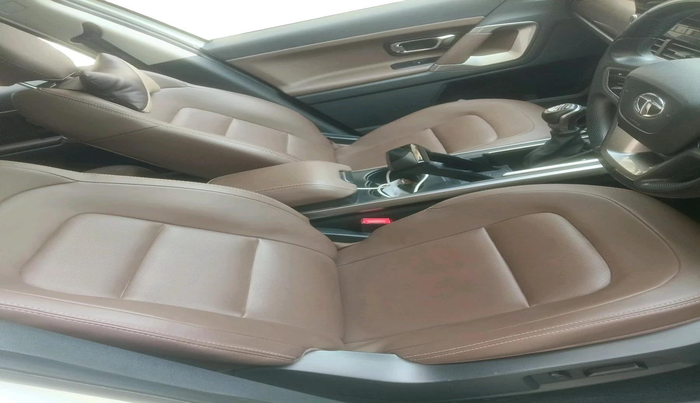 2020 Tata Harrier XZA PLUS 2.0L, Diesel, Automatic, 60,437 km, interior