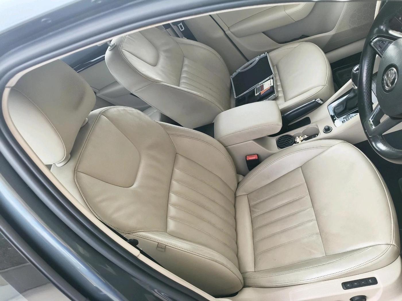 2019 Skoda Octavia L&K 1.8 TSI AT, Petrol, Automatic, 1,22,755 km, interior