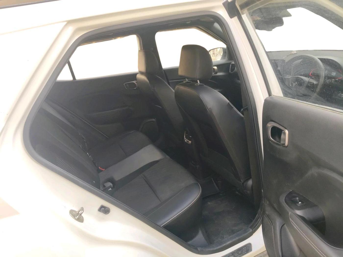 2023 Hyundai VENUE SX(O) 1.0 Turbo DCT Knight Edition, Petrol, Automatic, 28,437 km, interior
