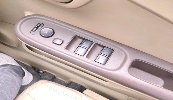 2013 Honda Amaze 1.2L I-VTEC S, Petrol, Manual, 96,000 km, interior