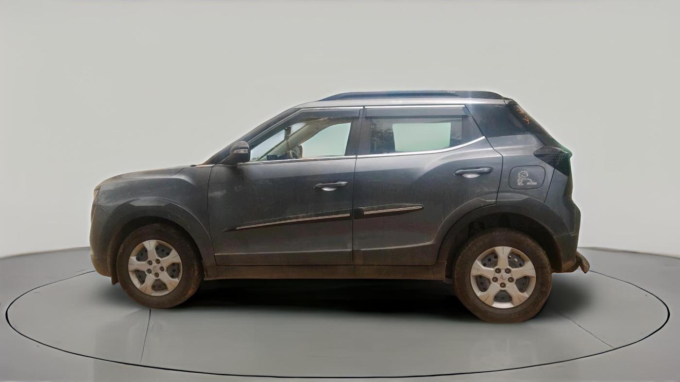 2024 Mahindra XUV 3XO MX3 1.2 L TCMPFi, Petrol, Manual, 79,671 km, exterior