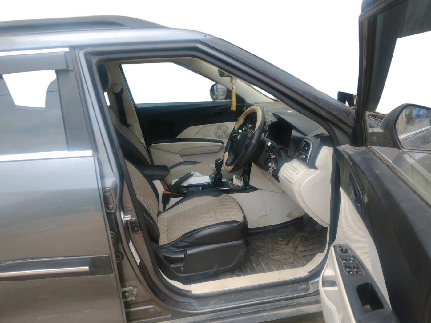 2024 Mahindra XUV 3XO MX3 1.2 L TCMPFi, Petrol, Manual, 79,671 km, interior