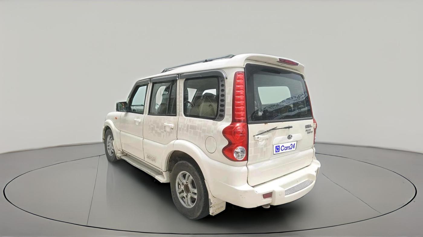2013 Mahindra Scorpio VLX 2WD, Diesel, Manual, 1,18,209 km, exterior