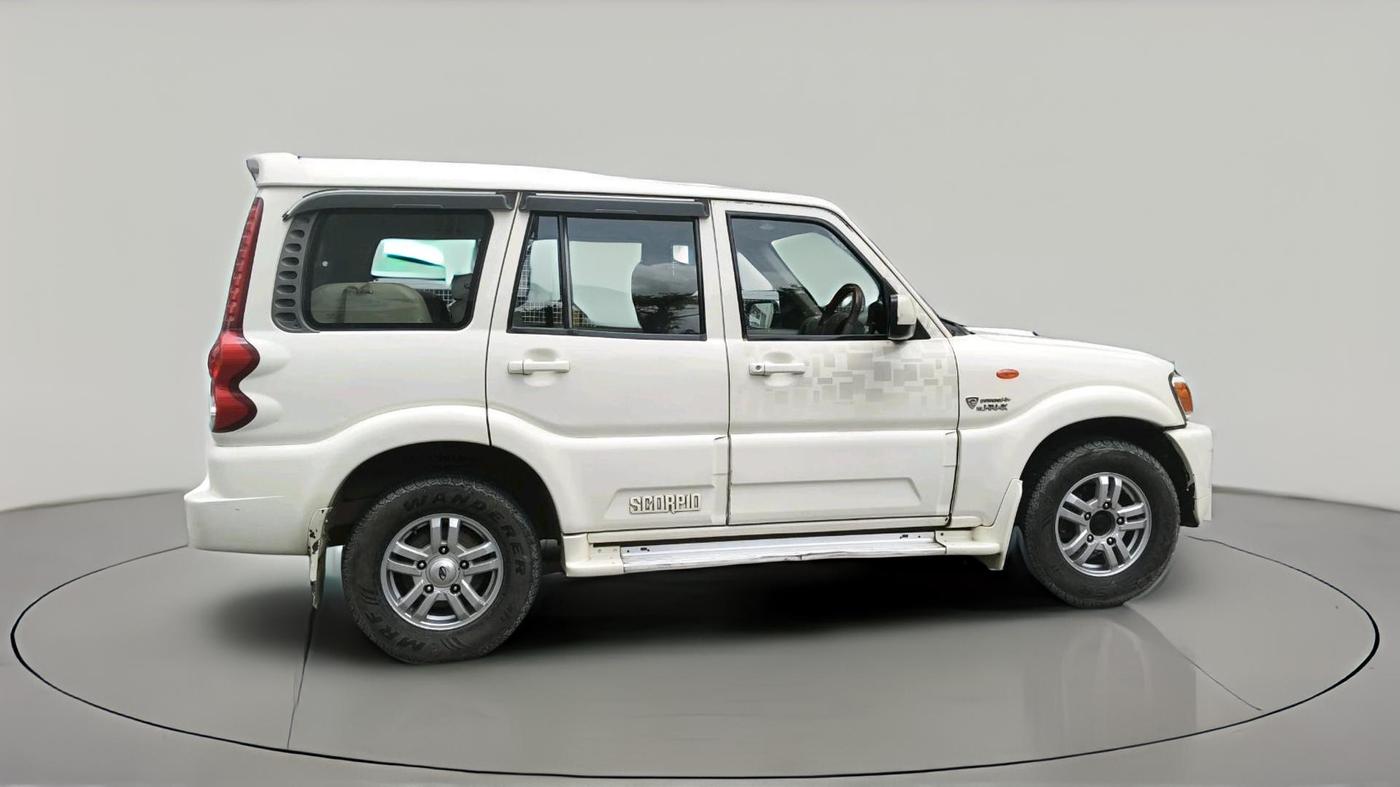 2013 Mahindra Scorpio VLX 2WD, Diesel, Manual, 1,18,209 km, exterior