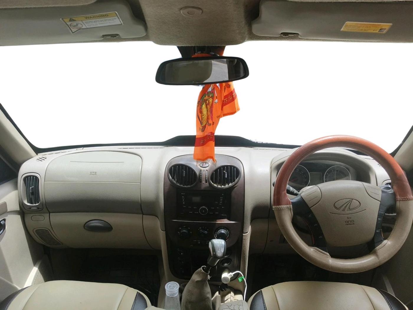 2013 Mahindra Scorpio VLX 2WD, Diesel, Manual, 1,18,209 km, interior
