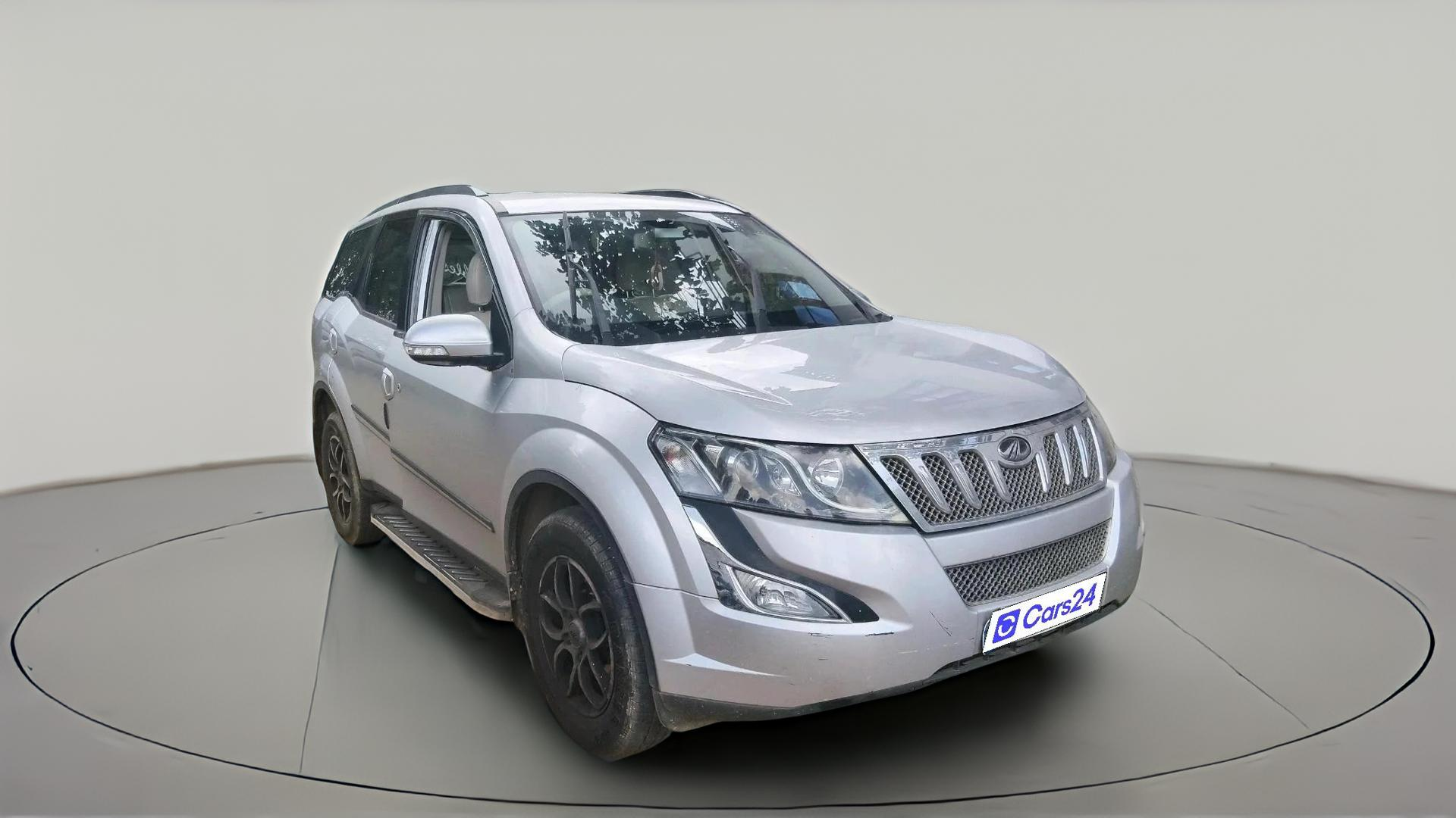 2016 Mahindra XUV500 W6