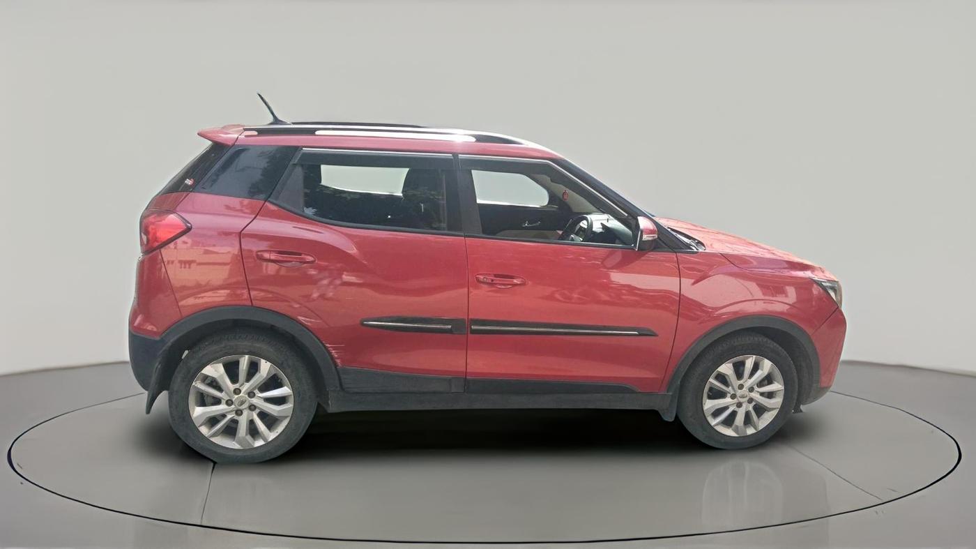 2019 Mahindra XUV300 W8 1.5 DIESEL, Diesel, Manual, 64,869 km, exterior