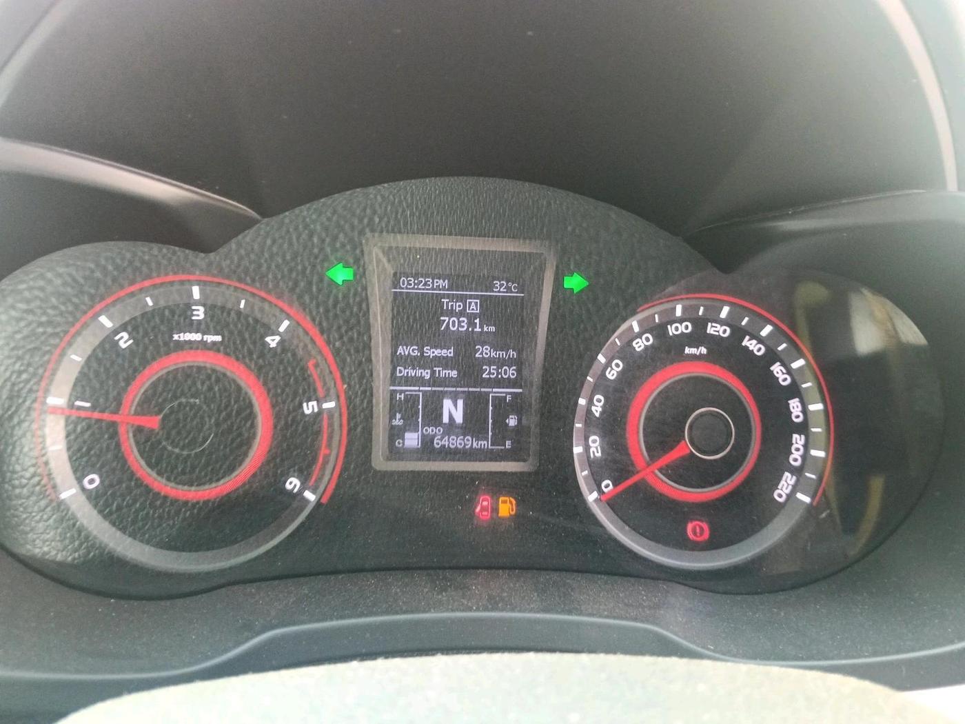2019 Mahindra XUV300 W8 1.5 DIESEL, Diesel, Manual, 64,869 km, interior