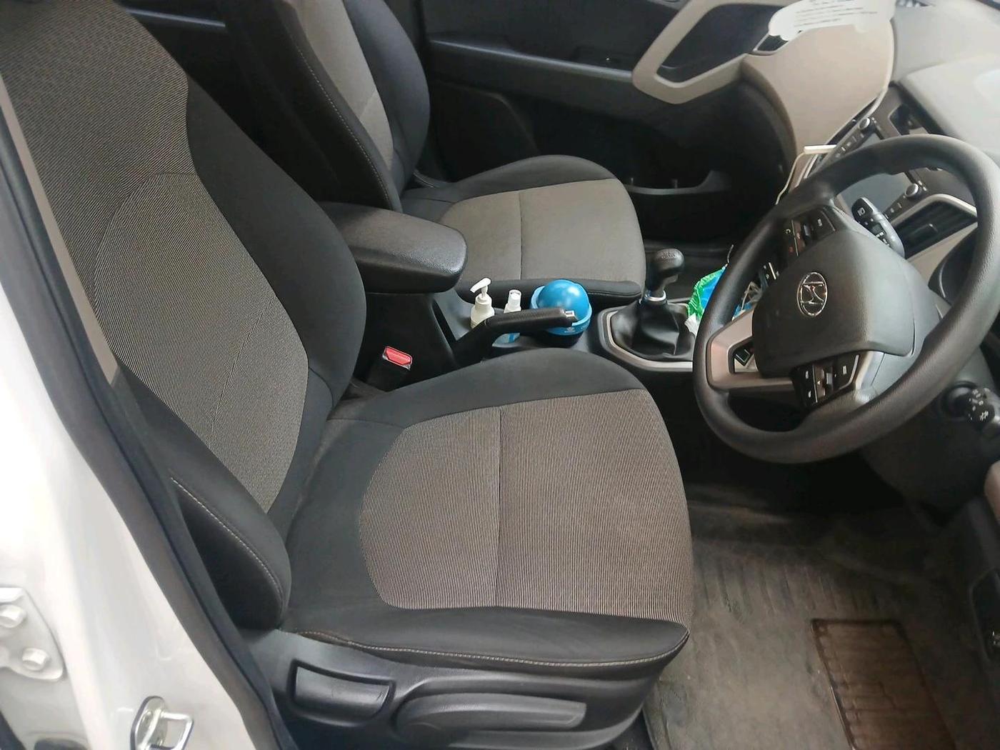 2018 Hyundai Creta SX PLUS 1.6 PETROL, Petrol, Manual, 17,360 km, interior
