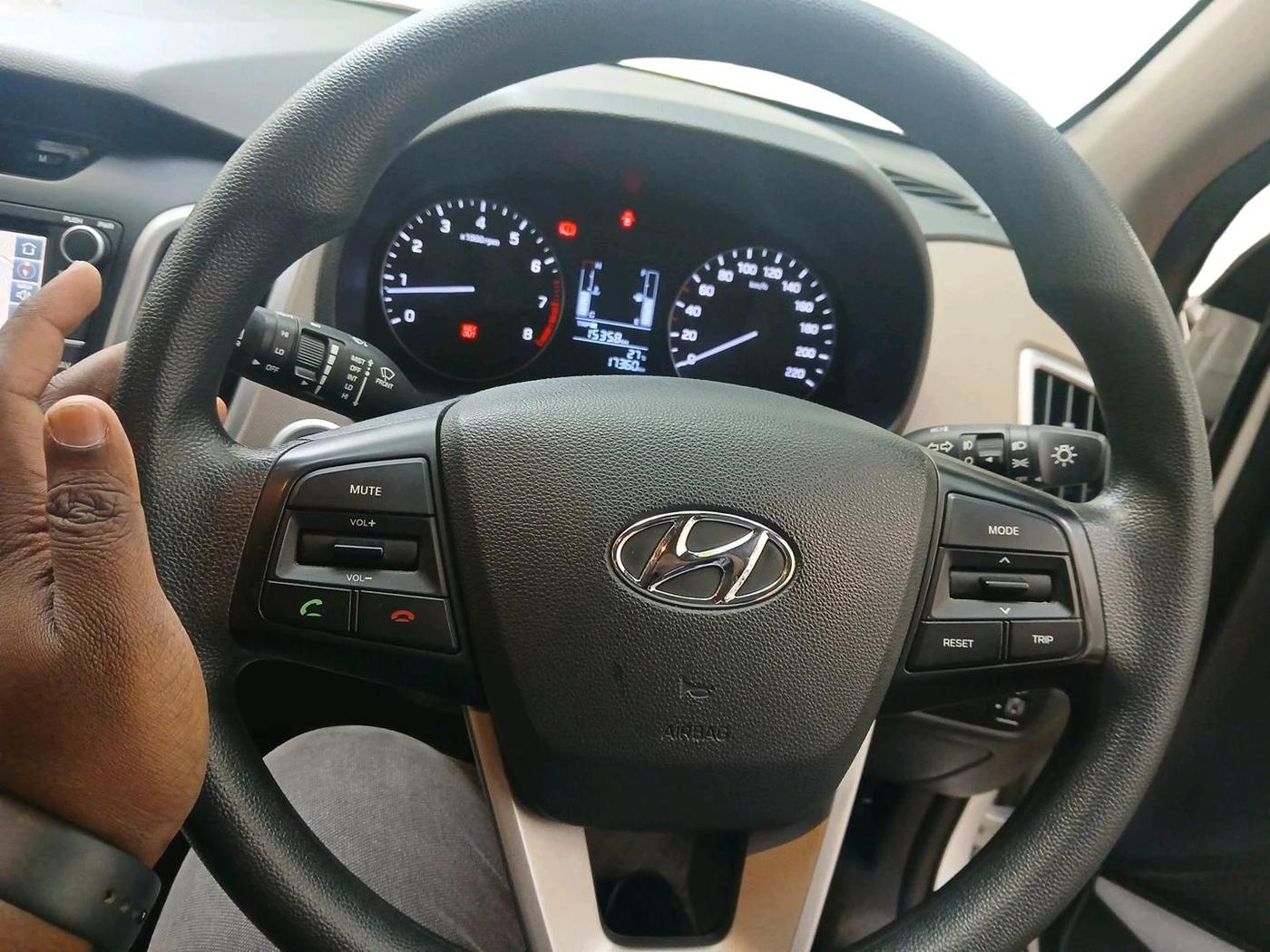 2018 Hyundai Creta SX PLUS 1.6 PETROL, Petrol, Manual, 17,360 km, interior