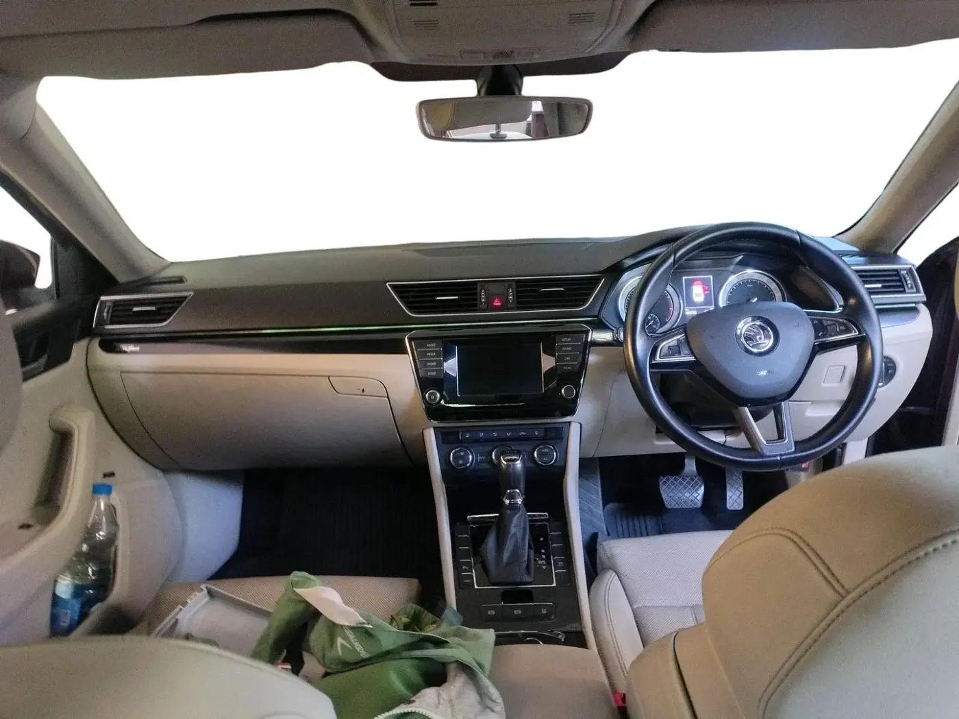 2016 Skoda Superb L&K 1.8 TSI AT, Petrol, Automatic, 1,00,739 km, interior