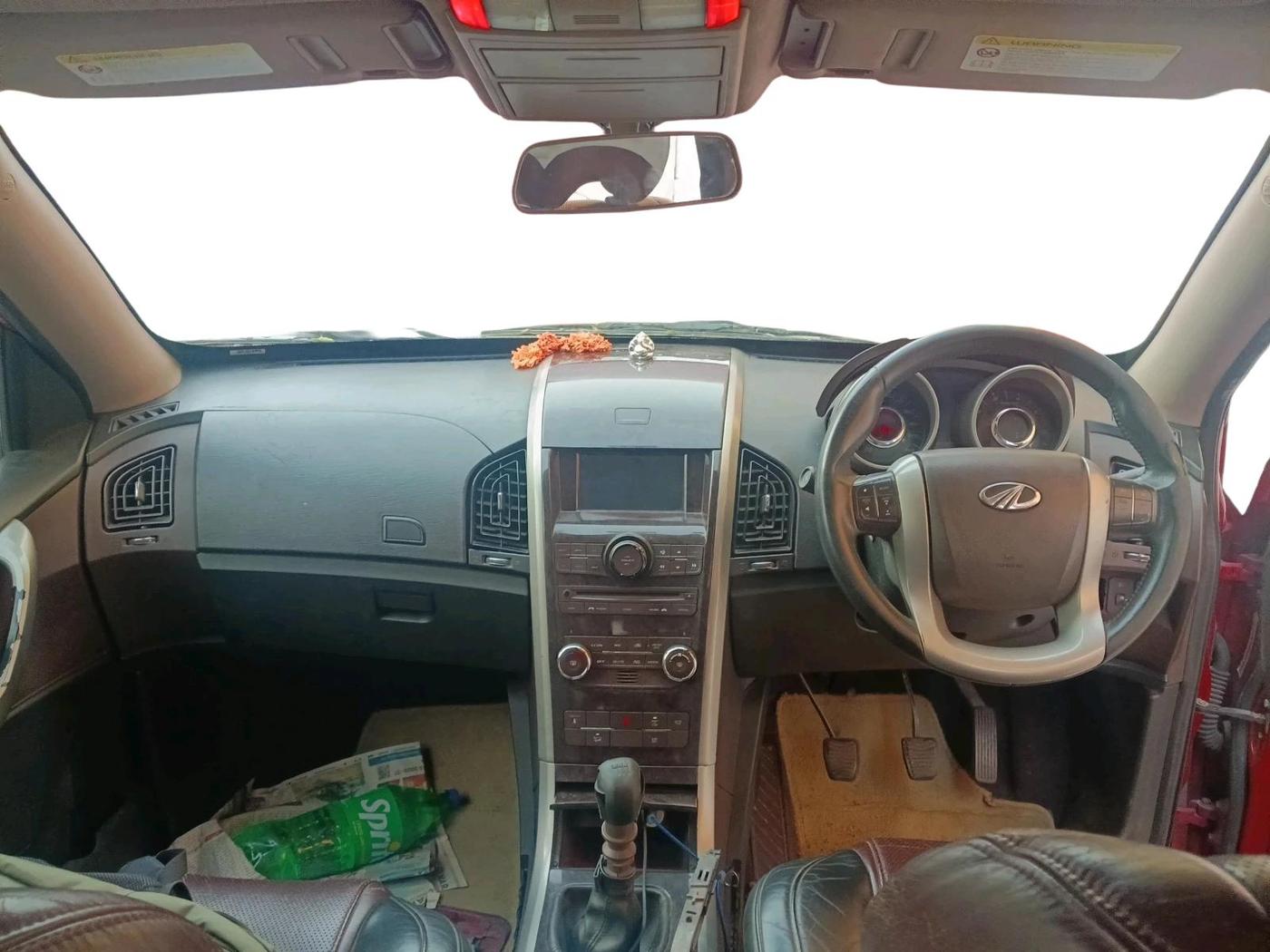 2011 Mahindra XUV500 W8, Diesel, Manual, 2,11,641 km, interior