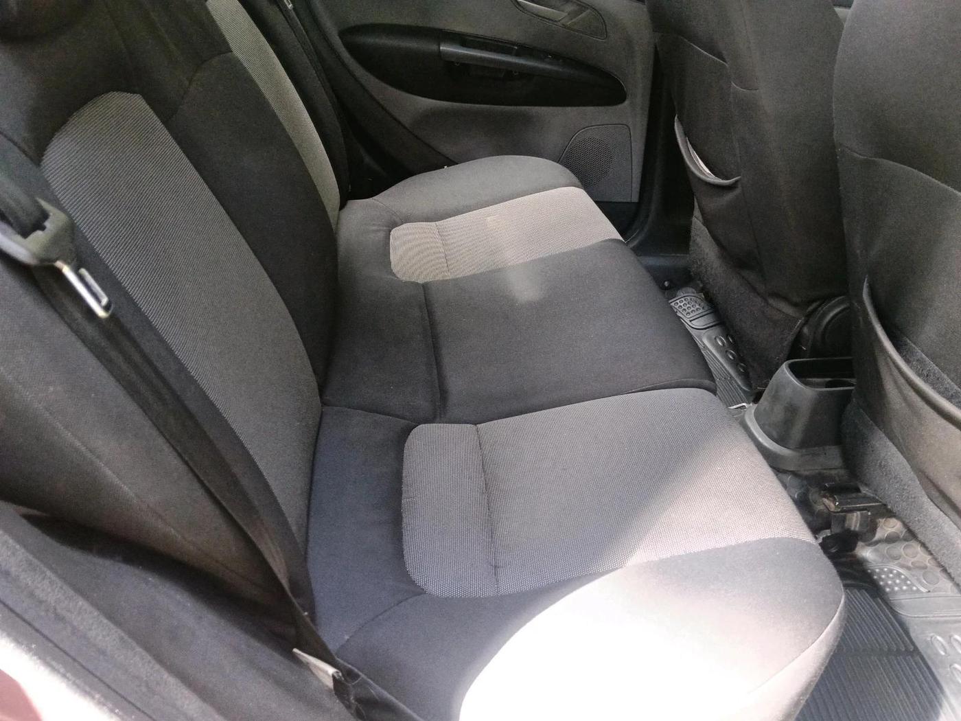 2011 Fiat Grand Punto EMOTION 1.3, Diesel, Manual, 1,00,000 km, interior