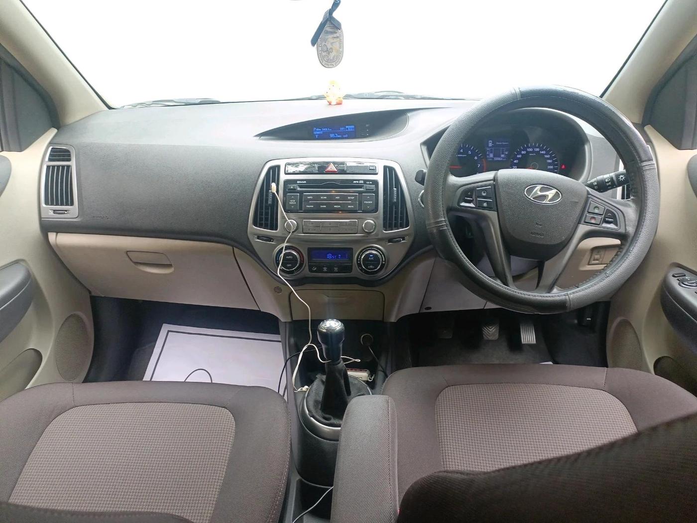 2013 Hyundai i20 ASTA 1.2, Petrol, Manual, 59,984 km, interior
