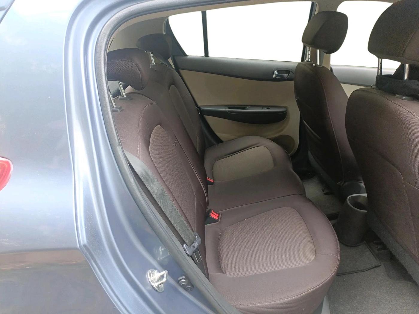 2013 Hyundai i20 ASTA 1.2, Petrol, Manual, 59,984 km, interior