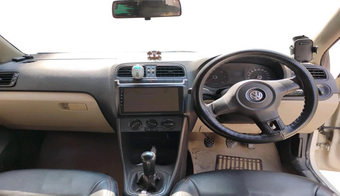2012 Volkswagen Polo TRENDLINE 1.2L DIESEL, Diesel, Manual, 1,20,830 km, interior