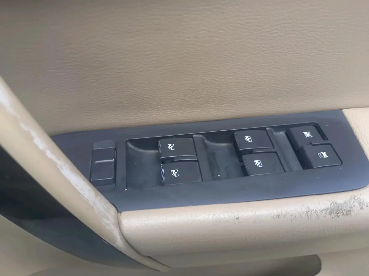 2010 Chevrolet Captiva LTZ AWD AT, Diesel, Automatic, 1,36,160 km, interior