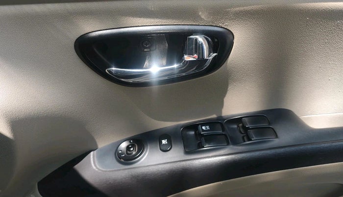 2011 Hyundai i10 SPORTZ 1.2 AT, Petrol, Automatic, 1,09,545 km, interior