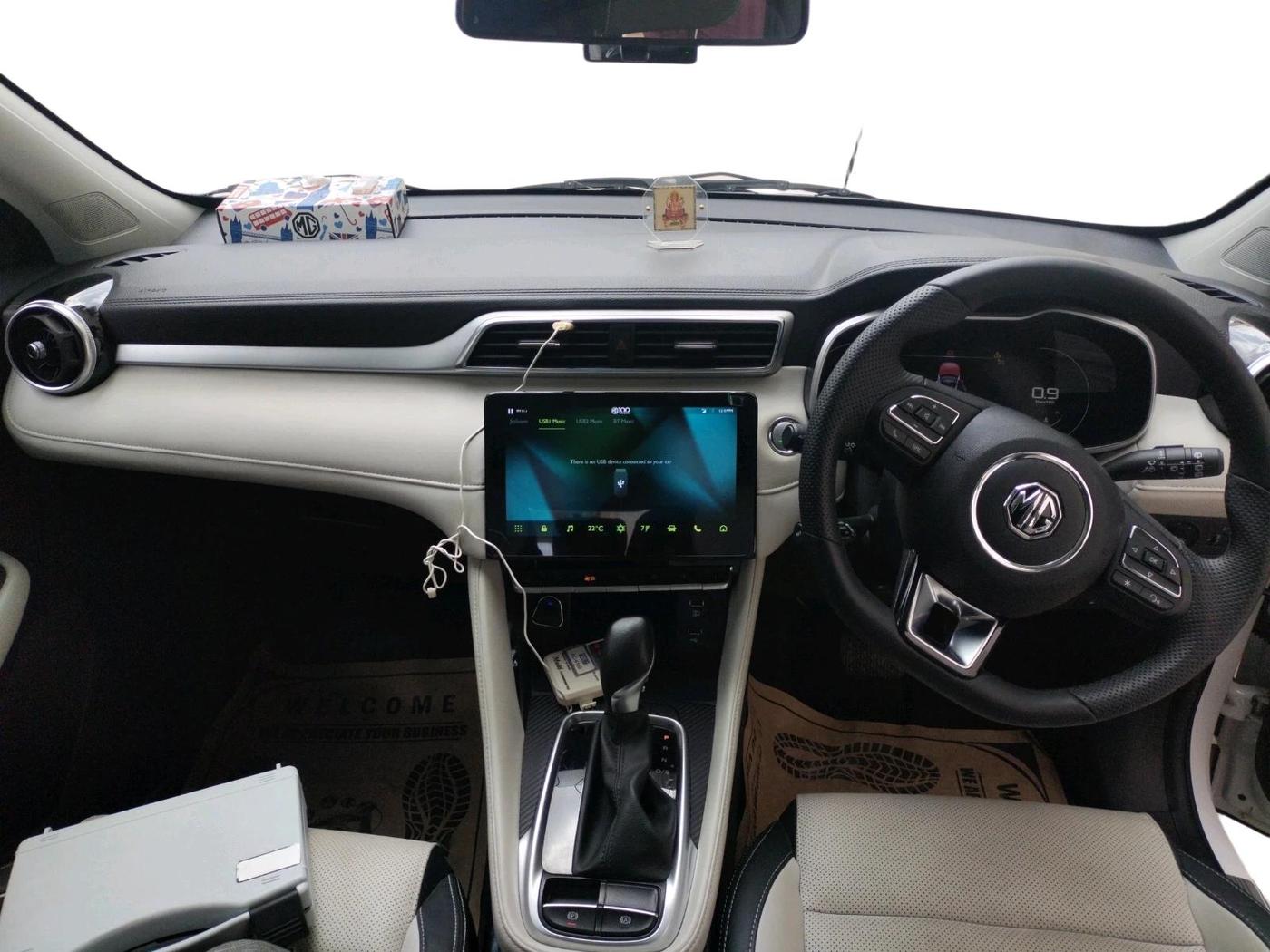 2025 MG ASTOR Select 1.5 CVT (Ivory), Petrol, Automatic, 1,912 km, interior