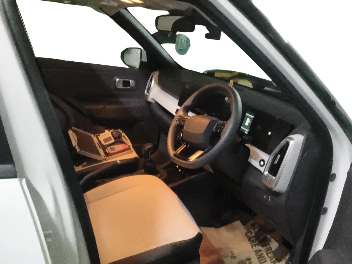 2025 Hyundai VENUE HX 5 1.2 Petrol MT, Petrol, Manual, 4,211 km, interior