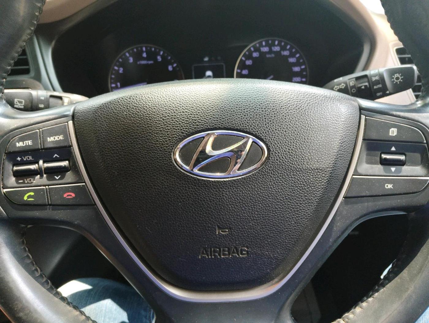2017 Hyundai Elite i20 ASTA 1.2 (O), Petrol, Manual, 57,500 km, interior