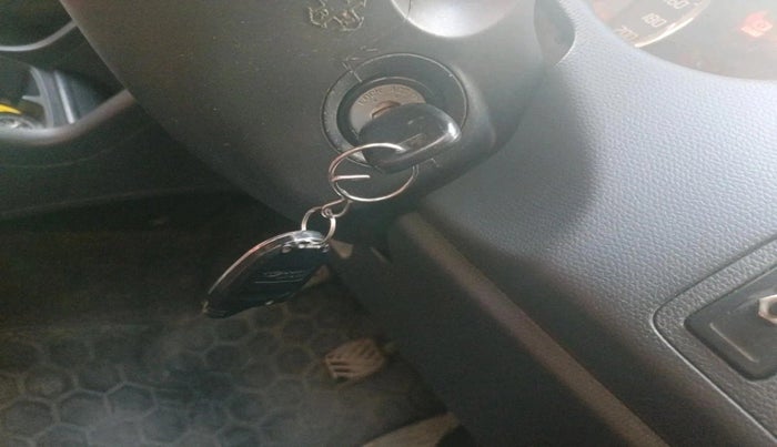 2010 Maruti Swift VXI, Petrol, Manual, 83,242 km, interior