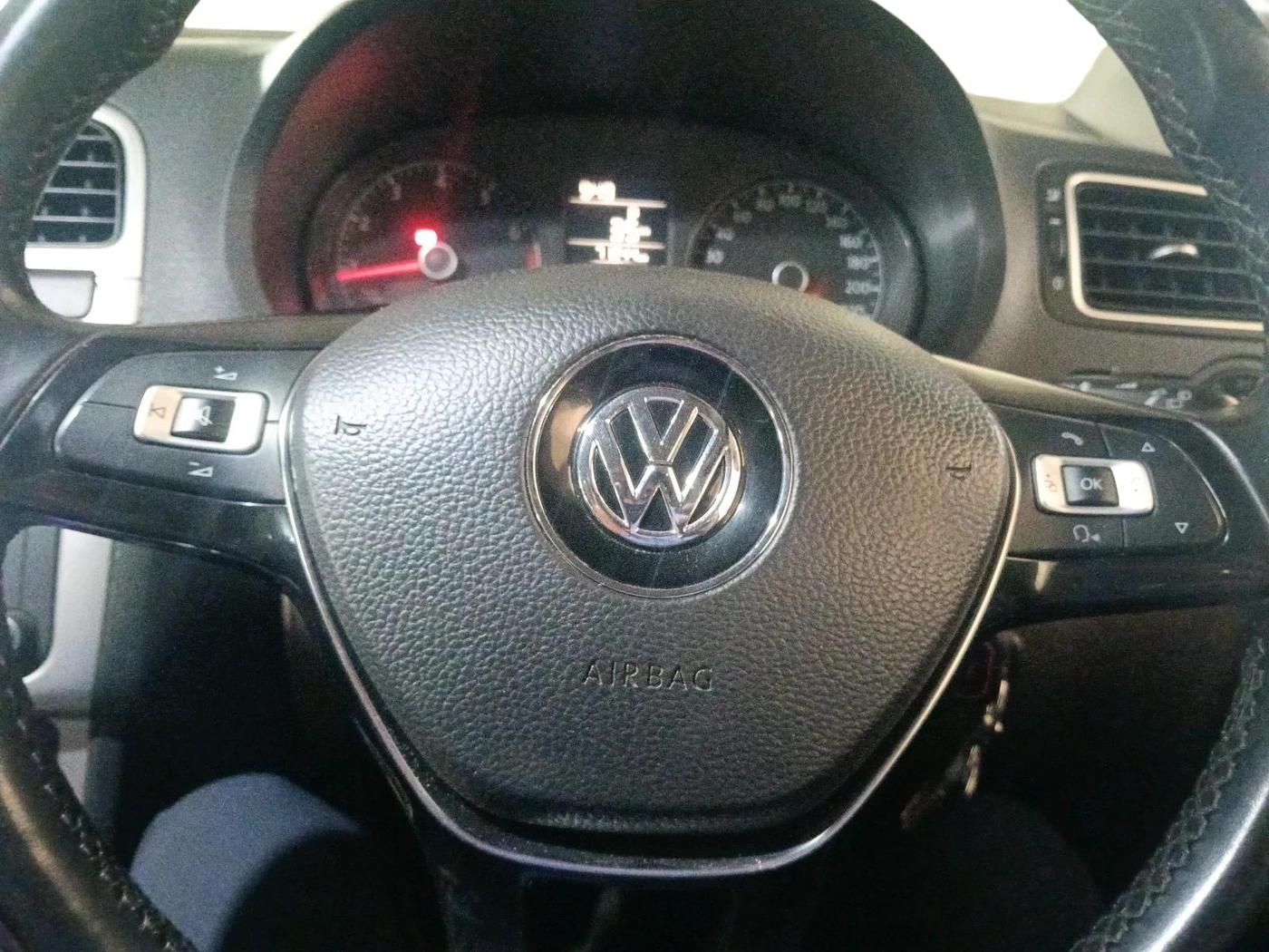 2017 Volkswagen Polo HIGHLINE1.2L, Petrol, Manual, 71,244 km, interior