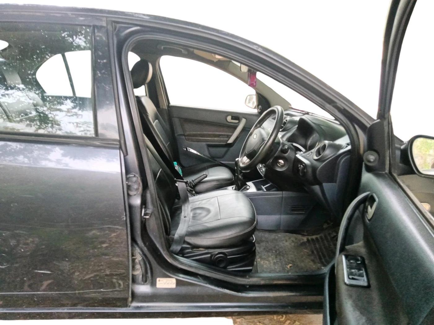 2011 Ford Fiesta Classic CLXI 1.4 DIESEL, Diesel, Manual, 1,45,388 km, interior