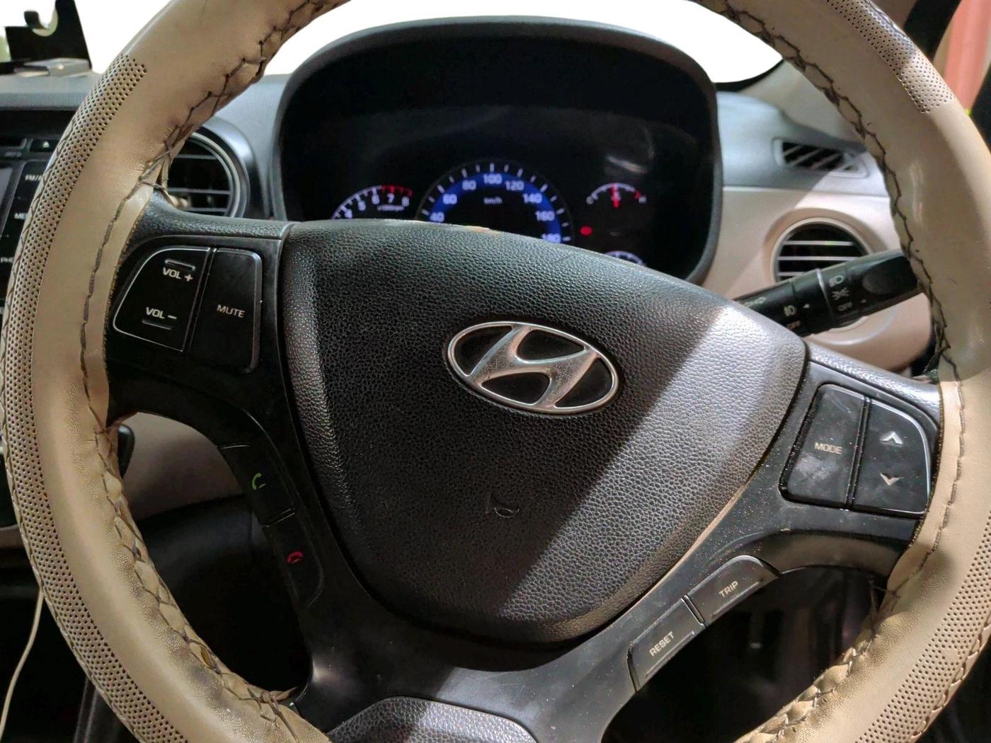 2015 Hyundai Xcent S 1.2, Petrol, Manual, 81,819 km, interior