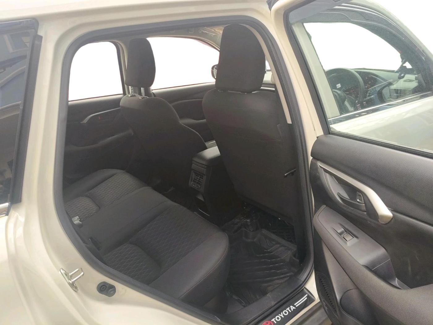 2025 Toyota URBAN CRUISER HYRYDER E NEO DRIVE, Petrol, Manual, 9,287 km, interior